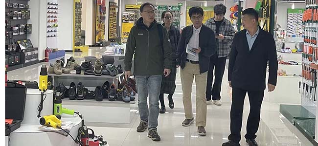 山東大學(xué)和日本法政大學(xué)團(tuán)隊到五金城調(diào)研